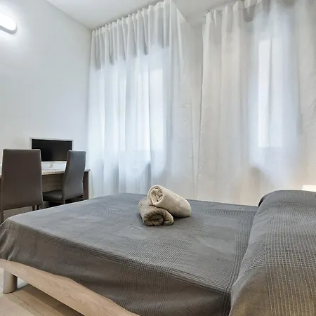 Couette-café Goldoni 5 Turin